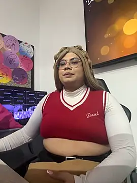 Tom Silver   online show from December 4, 5:34 am