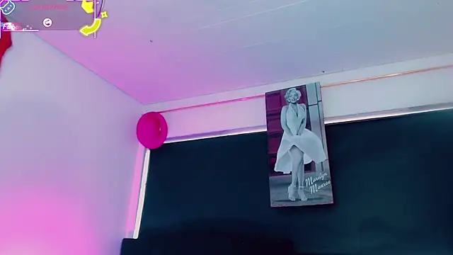 Kendall hornyy online show from June 2, 7:59 pm