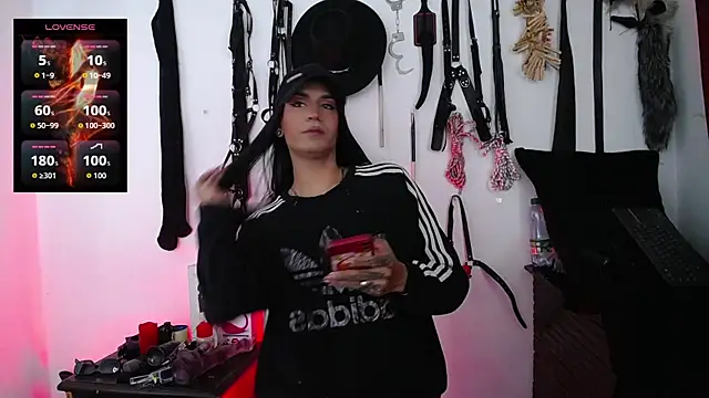 akinoro  online show from November 27, 9:27 pm