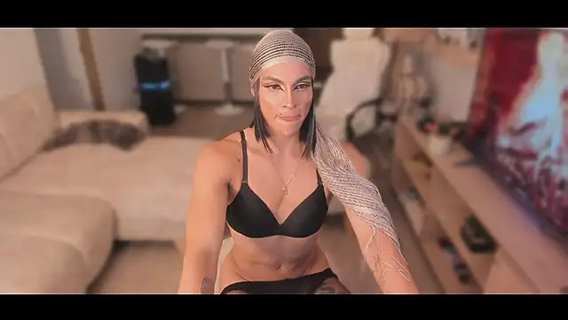 MisscharlotteK online show from April 16, 9:39 pm