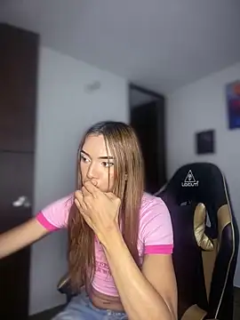 Nikol Rang   online show from April 6, 6:08 pm