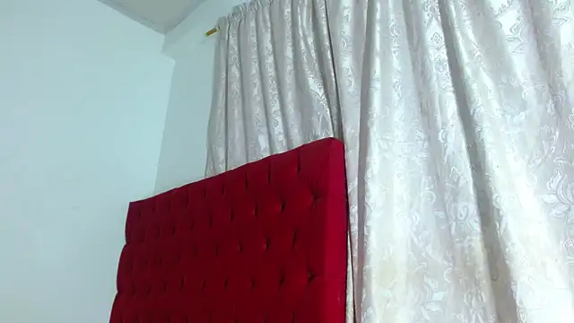 cristinamontiel online show from November 14, 3:53 pm