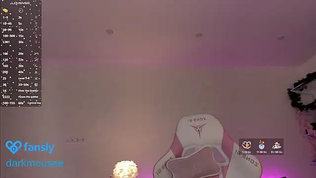 DarkMouseee online show from January 13, 9:34 pm