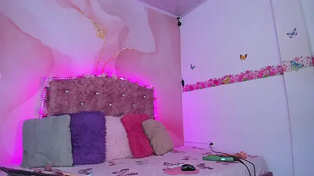 Daisy  rose online show from December 30, 3:25 am