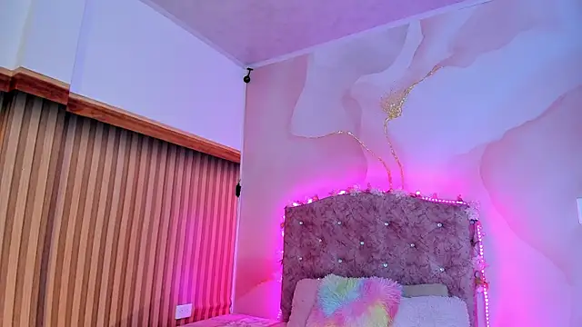 Daisy  rose online show from March 14, 2:59 am