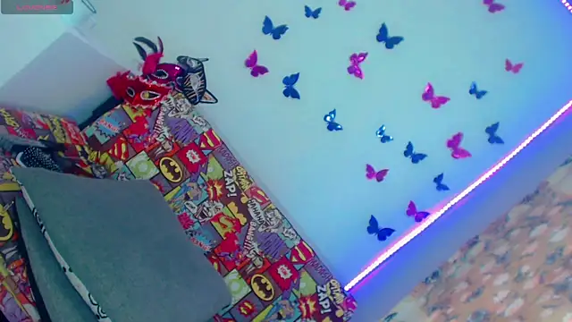 Perla Hotcortes online show from June 10, 11:42 am
