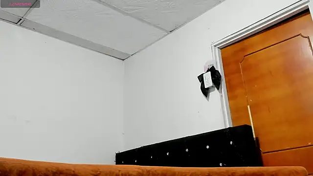 chloe evanx  online show from December 2, 7:44 pm