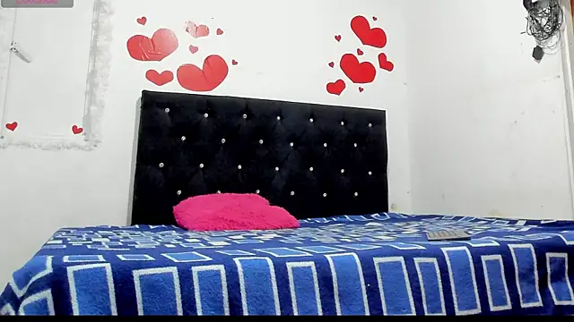 chloe evanx  online show from March 5, 7:11 pm