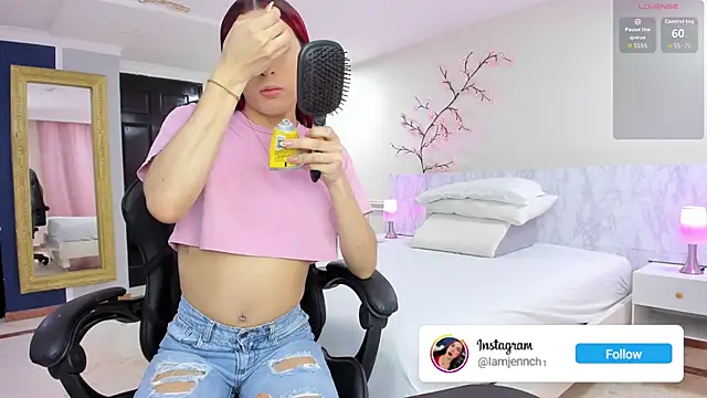 charolbruce 1 online show from April 8, 12:06 pm