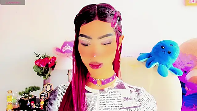 Snapshot of dollswit01 chatting on February 15, 8:56 pm dollswit01 online show from February 15, 8:56 pm