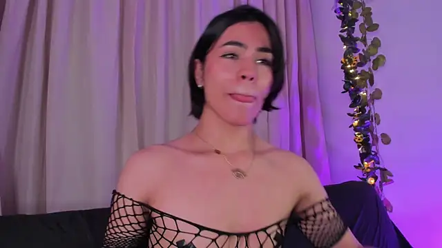 Little michell online show from February 24, 2:48 am