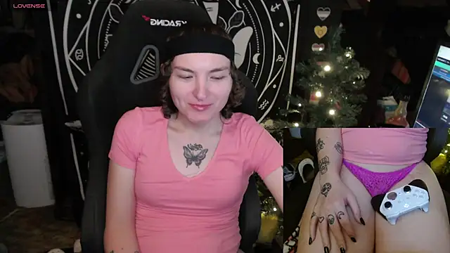 BrandiWRLD 999 online show from January 14, 6:28 pm