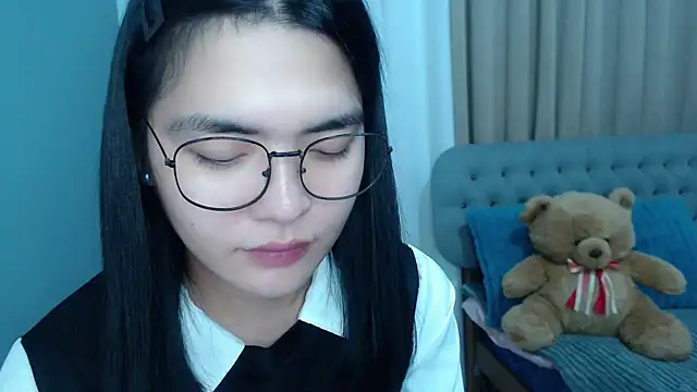 zhaviahale21 online show from October 15, 6:24 am