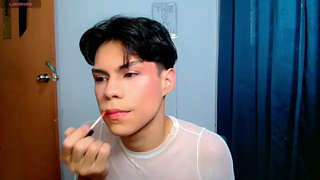 femboykeene online show from April 11, 10:24 pm