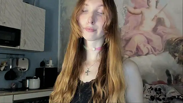 LisaIcon online show from August 2, 7:24 pm