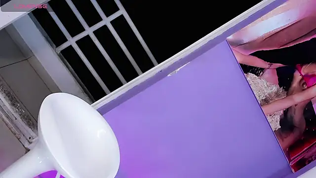 thifanny black online show from September 21, 6:52 am