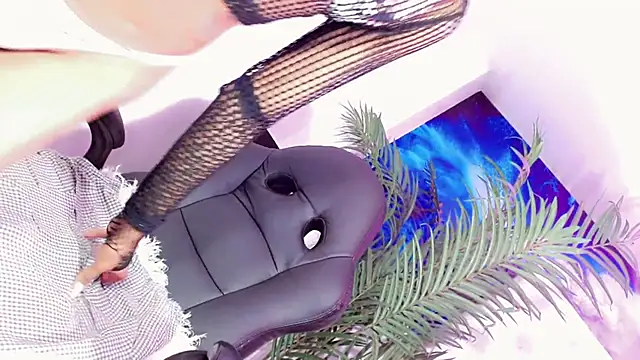 Jadee Ariell online show from January 4, 4:32 pm