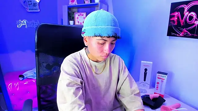 Im Mathias online show from December 16, 2:27 am