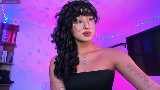 Heka Prudence online show from February 12, 1:52 am