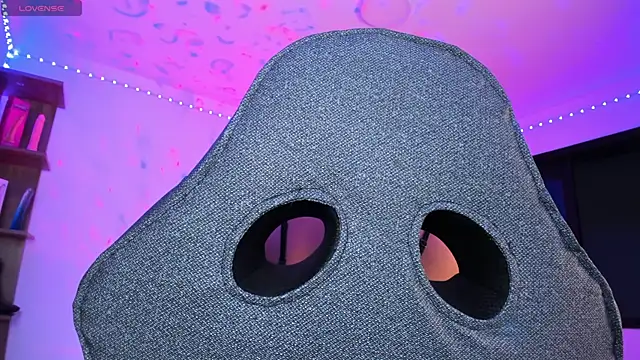 Heka Prudence online show from February 13, 1:22 am