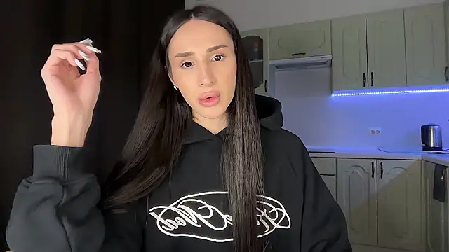 Kim Oberlin  online show from February 17, 9:44 pm