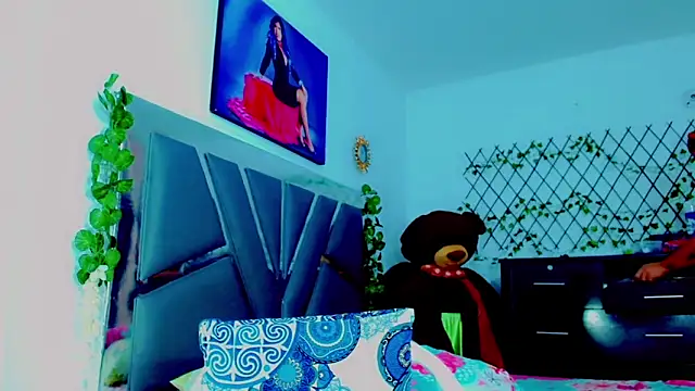 nauthyvalentina online show from December 11, 12:56 am