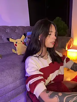 Snapshot of alessia_iris19 chatting on January 27, 4:20 am alessia iris19 online show from January 27, 4:20 am