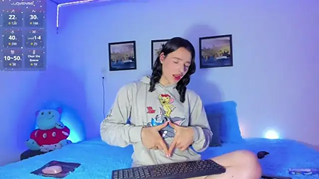 elafranco  online show from December 18, 1:00 am