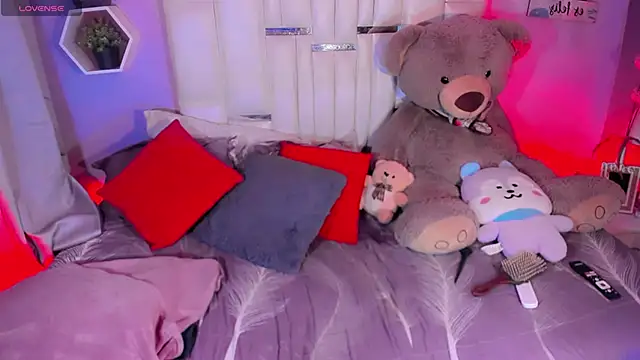 Aileen 18 online show from April 11, 7:45 am