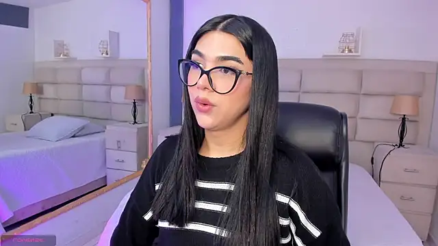 RoseCassie online show from October 21, 1:56 pm