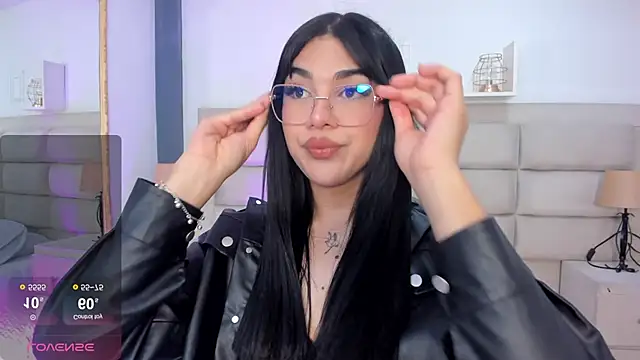 RoseCassie online show from October 23, 1:04 pm