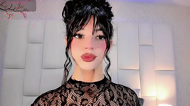 Angeles Busst online show from January 12, 9:33 pm