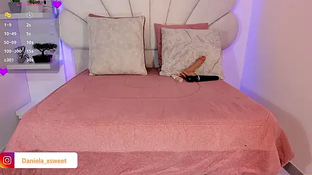 Danielaangelina online show from March 11, 6:17 am