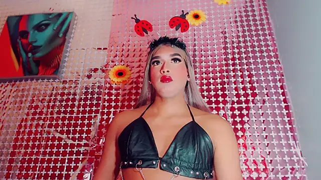 kiara hott online show from March 4, 12:55 pm