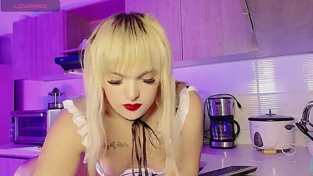 ScarletThompsonx online show from April 10, 7:14 am