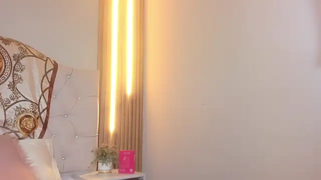 Alexa Bravva online show from April 3, 3:27 am