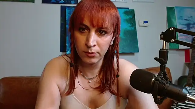 Snapshot of ChewyCandy chatting on October 28, 11:24 pm ChewyCandy online show from October 28, 11:24 pm