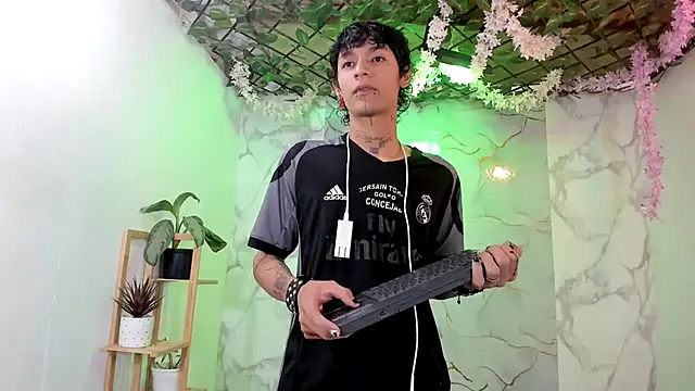 Bastian boyshot77 online show from April 14, 7:08 pm