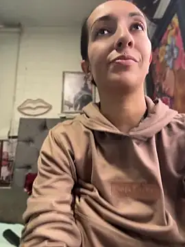 SALOME KORLAND online show from April 8, 7:37 pm