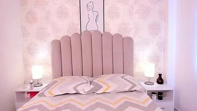 ShaynaHosk online show from November 14, 8:39 pm