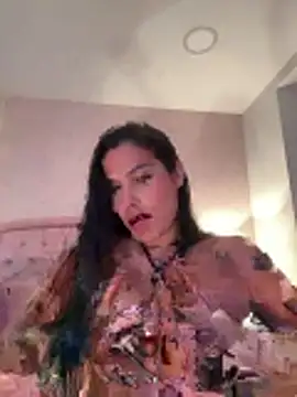 Bella  Wood online show from April 12, 8:56 pm