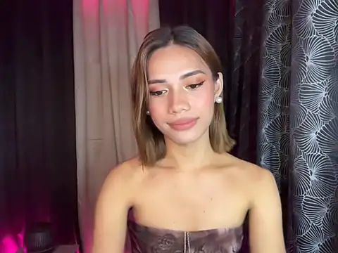 Lovelynikki03 online show from November 16, 7:13 pm