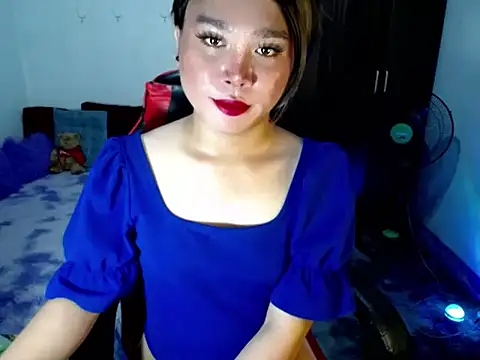 Urassiansweetcummer online show from April 11, 2:39 am