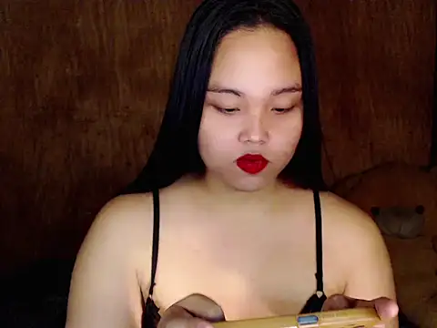  Lylia online show from April 2, 9:24 pm