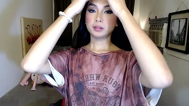 Goddess Isabel online show from October 8, 8:10 pm