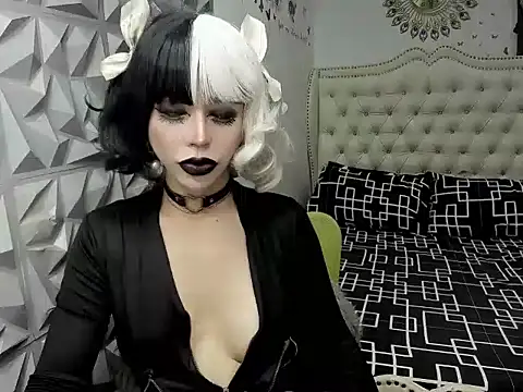 janecomander online show from April 11, 1:48 pm