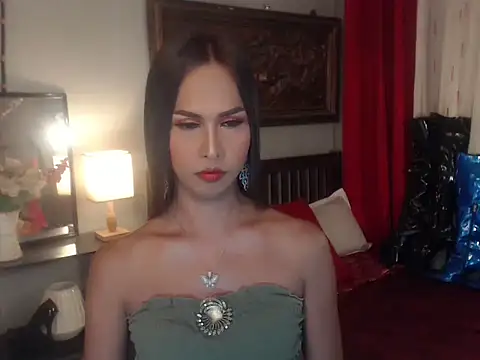 Nathalieheartt online show from December 5, 5:01 am