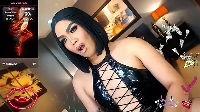 Snapshot of FridaHumphrey chatting on October 10, 6:31 pm FridaHumphrey online show from October 10, 6:31 pm