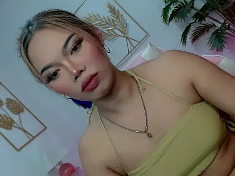 cassielily online show from April 12, 12:19 pm