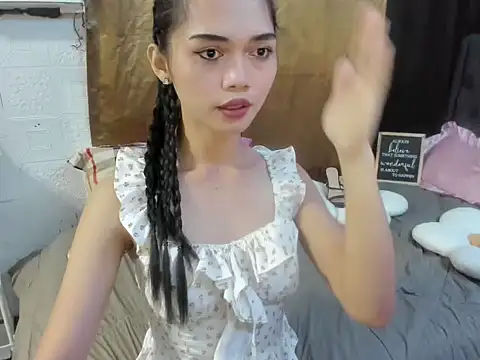 yunxieesweetgurl online show from October 24, 9:42 pm